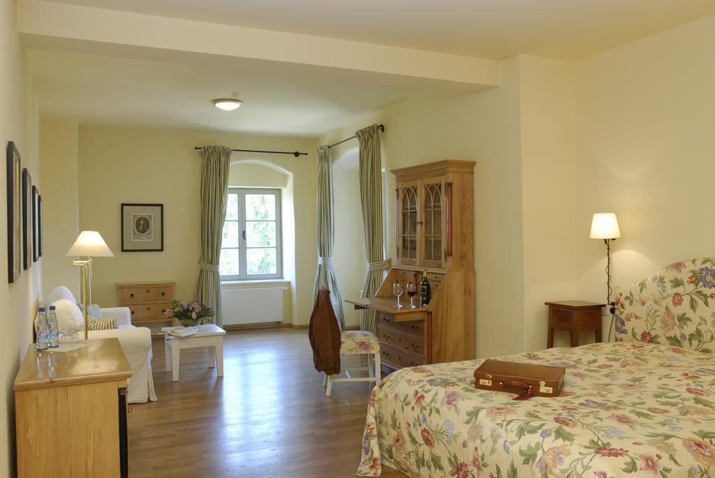Hotel Schloss & Gut Ulrichshusen 외부 사진