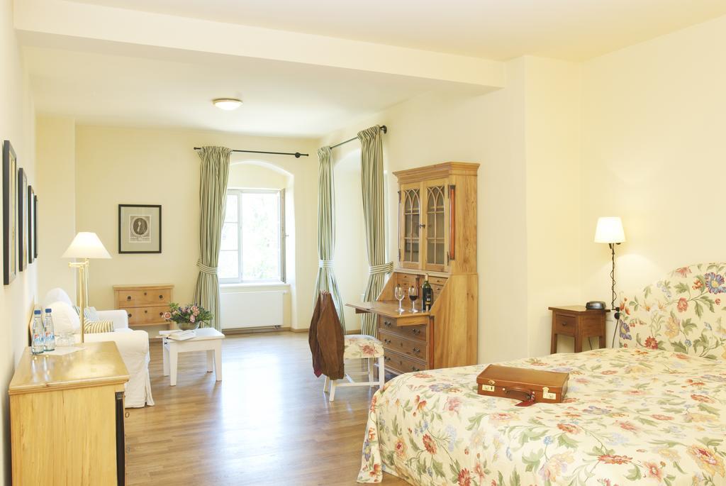 Hotel Schloss & Gut Ulrichshusen 외부 사진